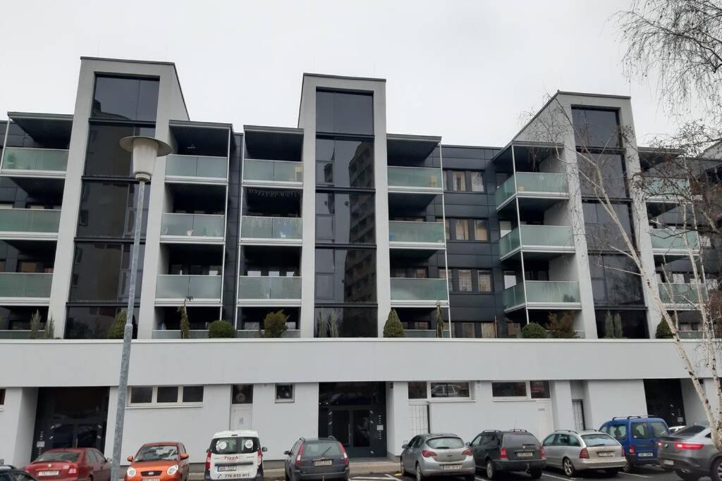 Prague Apartment In Most Near Golf Club, Aqua-Hipo-Autodrom In Most Zewnętrze zdjęcie
